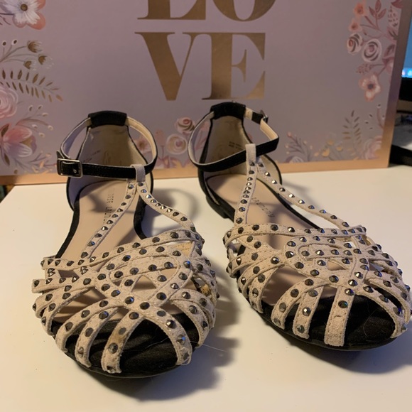 Chinese laundry flats - Picture 2 of 5